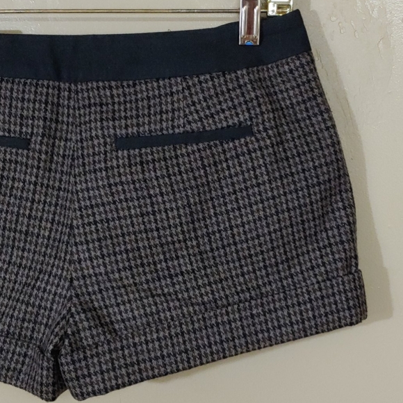 Express 🆕 Houndstooth Dress Shorts 0 - Picture 6 of 9